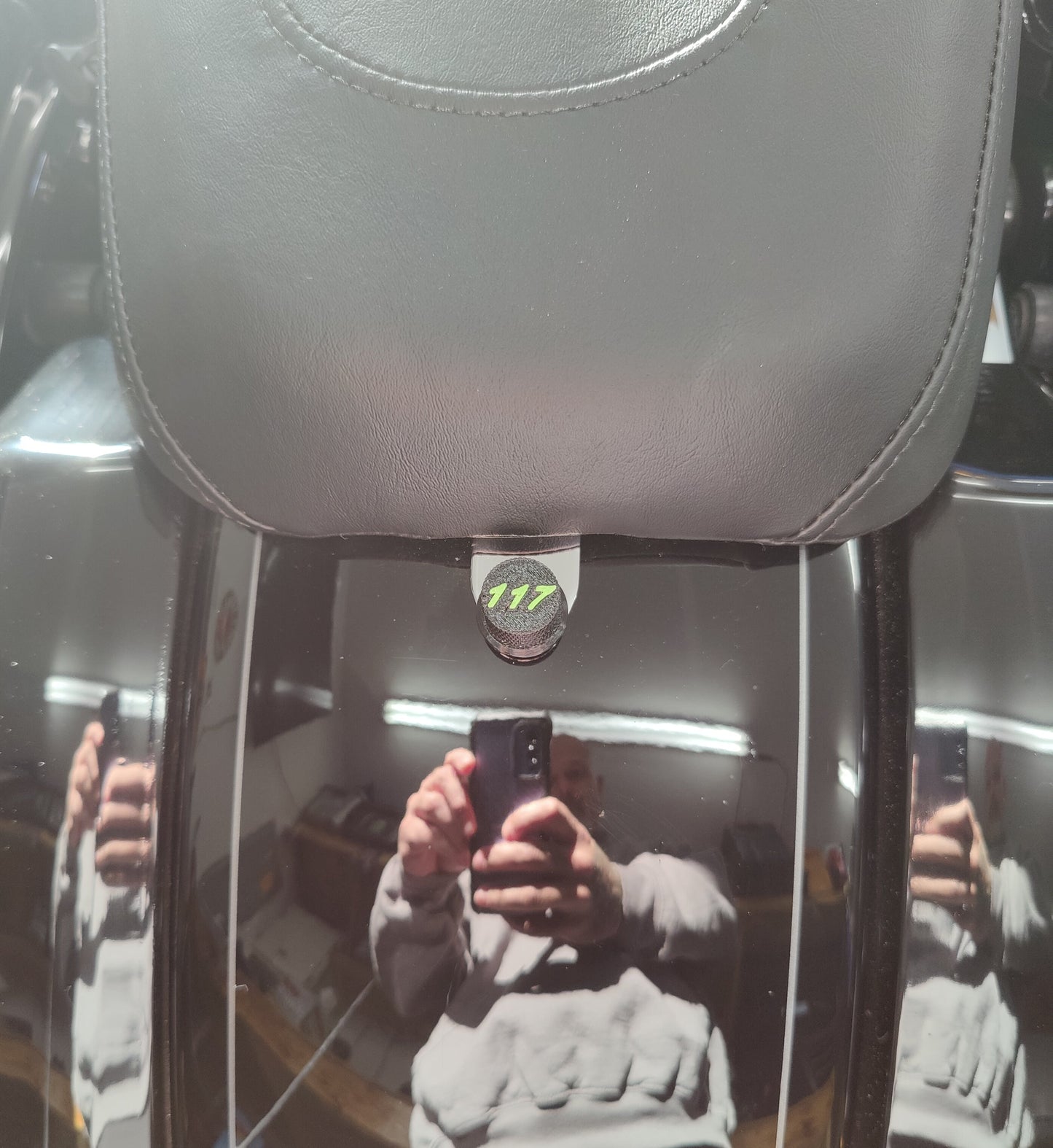 "117" Seat bolt